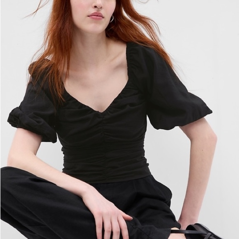 Gap's Puff Sleeve Ruched Top XS
NWOT